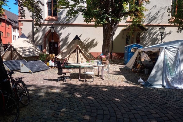 Auflagen fürs Klimacamp auf dem Rathausplatz Auflagen fürs Klimacamp auf dem Rathausplatz