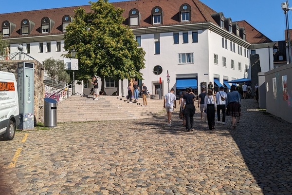Augustinerplatz - Wie sorgt die Stadt für Ruhe Augustinerplatz - Wie sorgt die Stadt für Ruhe